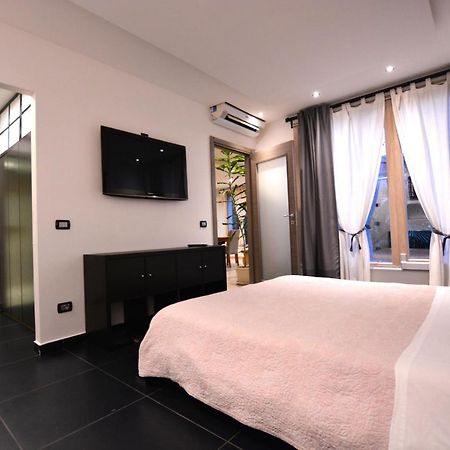 Suite Mimosa Con Piscina - Affitti Brevi Italia Sirmione Exterior photo