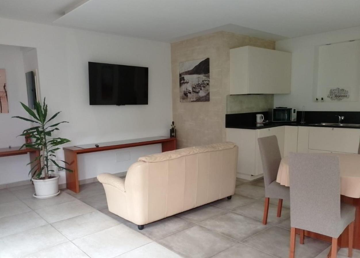 Suite Mimosa Con Piscina - Affitti Brevi Italia Sirmione Exterior photo