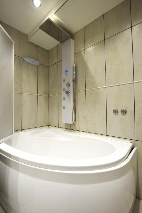 Suite Mimosa Con Piscina - Affitti Brevi Italia Sirmione Exterior photo